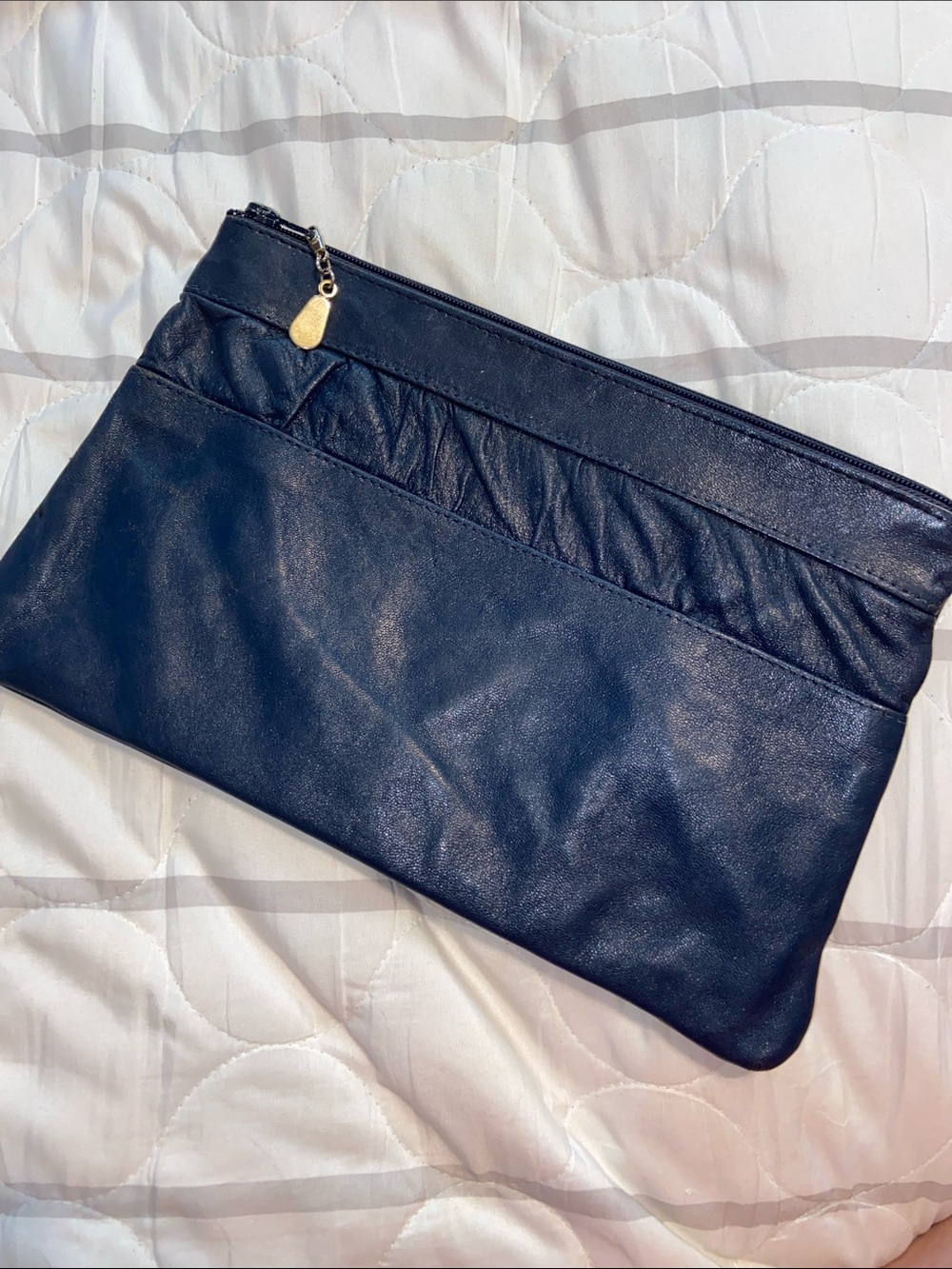 VTG NAVY BLUE LEATHER CLUTCH Italy Minimalist Purse